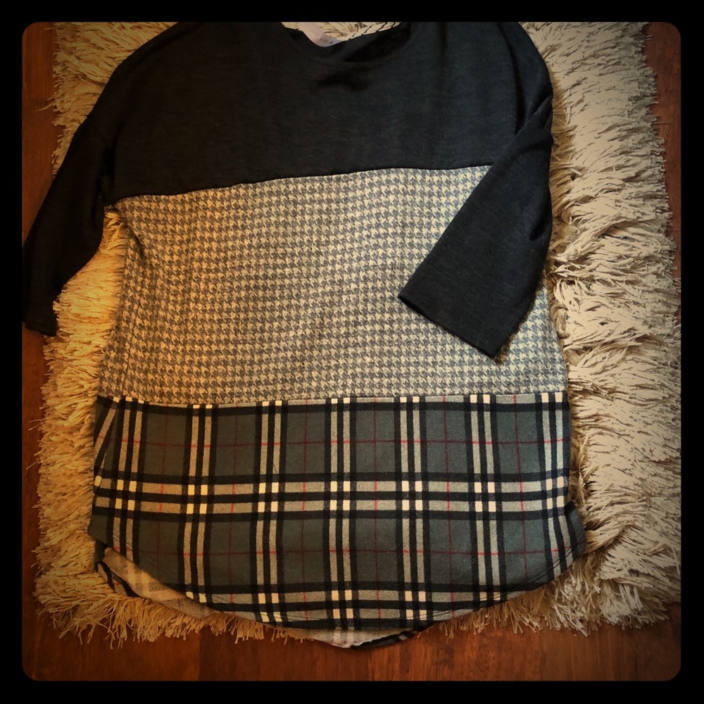 Alison Grace color block top sz L.  NWOT